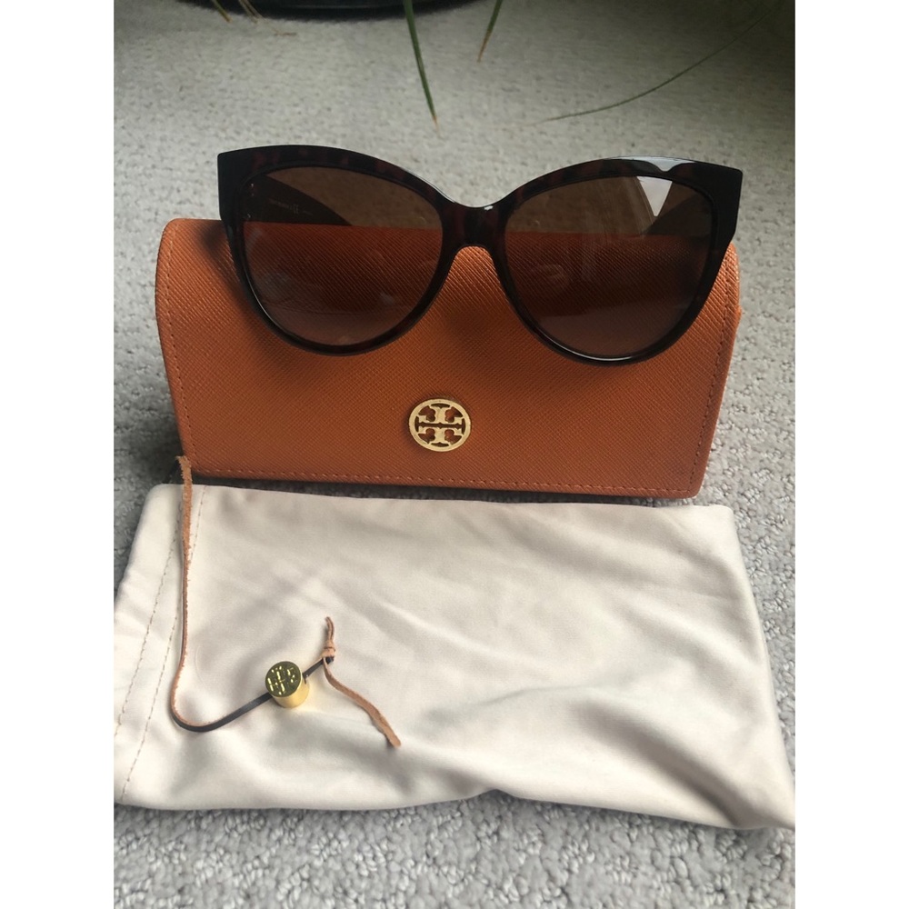 Authentic Tory Burch Tortoiseshell Sunglasses 😎